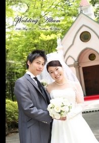 長野の松本城での前撮り、旧軽井沢ホテル音羽ノ森での挙式・親族との披露パーティー、ハワイの新婚旅行の写真を一冊にまとめました