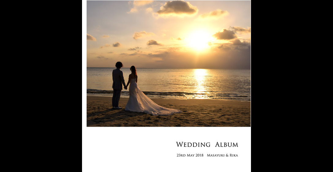バリ島でのウエディングフォトを収めたアルバムです。1頁目：結婚式アルバム
