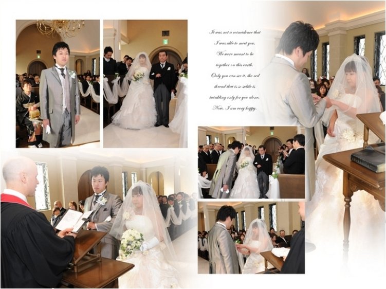 
ページをめくると挙式前のツーショット写真から。4頁目：結婚式アルバム