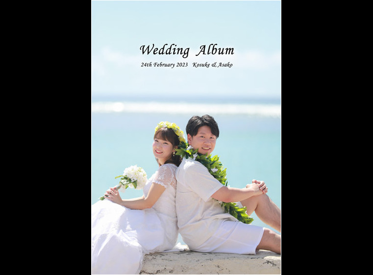 こちらはハワイでのロケーション撮影と京都での前撮りを収めたアルバムになります。1頁目：結婚式アルバム