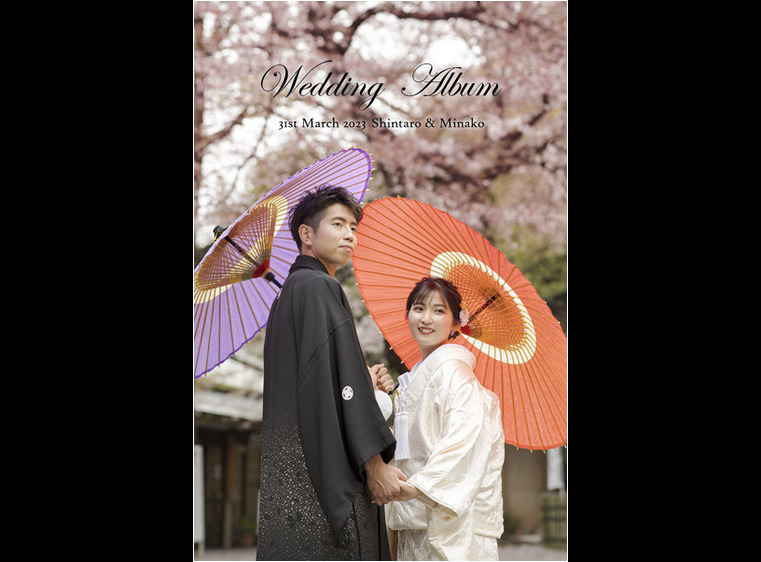 東郷神社での挙式・ロケーション撮影の様子を収めたアルバムです。1頁目：結婚式アルバム