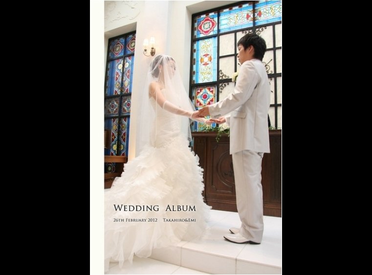 アイネスヴィラノッツェ大阪での挙式、披露宴をまとめたアルバムです。1頁目：結婚式アルバム