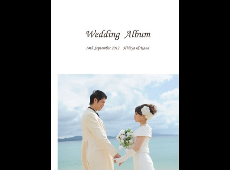 沖縄のビーチでの前撮り写真をまとめたアルバムです。1頁目：結婚式アルバム
