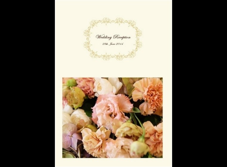 こちらはアンティークな淡い色合いの装花のお写真を表紙に選ばれました。1頁目：結婚式アルバム
