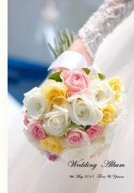 表紙にはブーケのお写真を、白いバラを基調にピンクや黄色が可愛いアクセントになっています